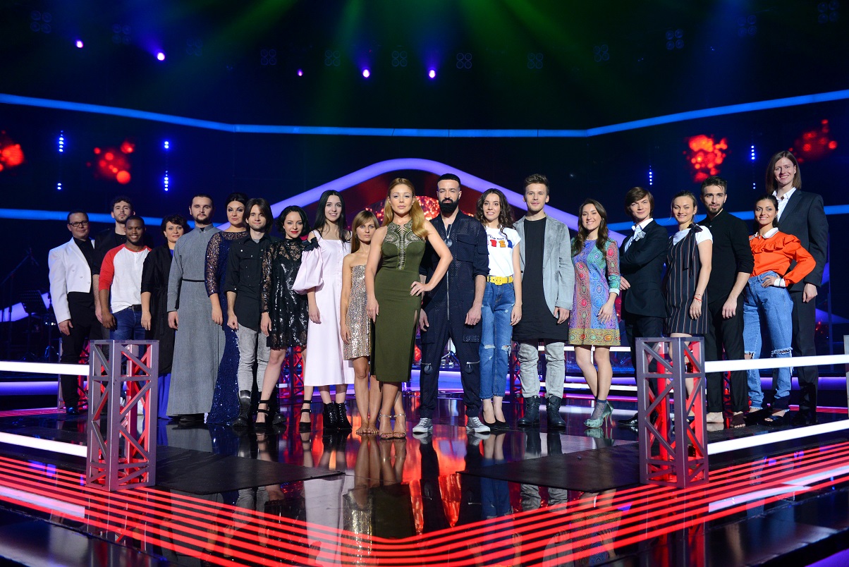 Стиль звезд на шоу &quot;Голос країни-7&quot;: Тина Кароль в платье от Julien Macdonald и Катя Осадчая в Elenareva